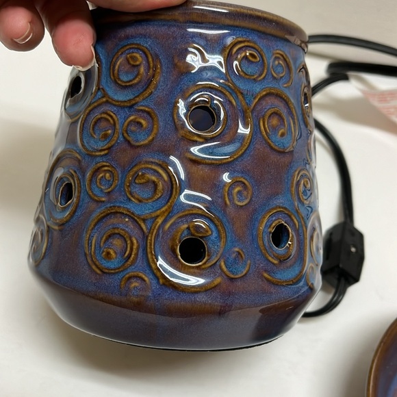 Scentsy Full Size Warmer - Picture 7 of 14